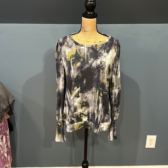 Vera Wang Tops - Simple Vera Verawang long sleeve size large women’s